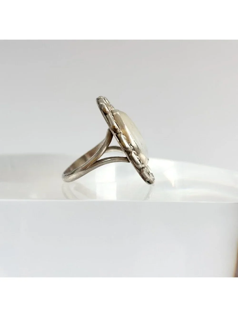 Mother of Pearl Southwest Style Sterling Silver 925 Vintage Ring - sz 7 - Picture 2 of 11